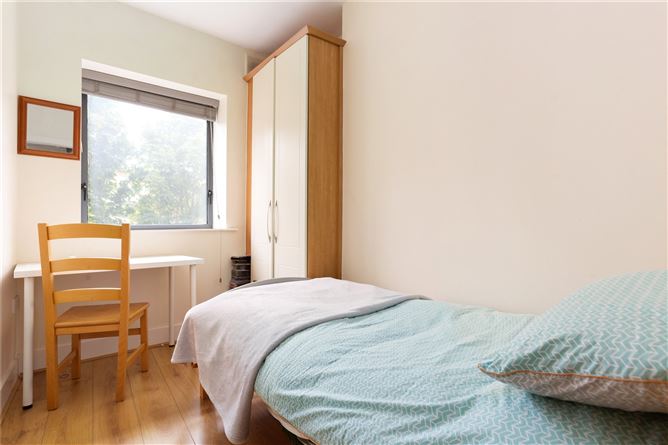 35 The Oval, Tullyvale, Cabinteely, Dublin 18