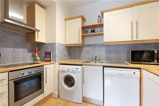 35 The Oval, Tullyvale, Cabinteely, Dublin 18