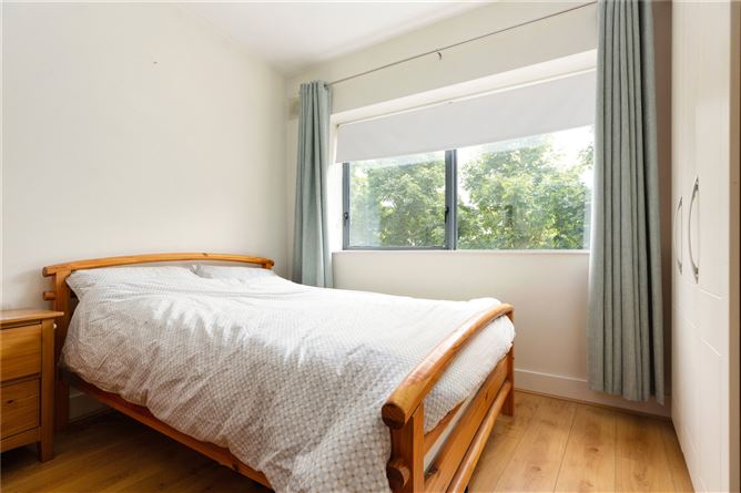 35 The Oval, Tullyvale, Cabinteely, Dublin 18
