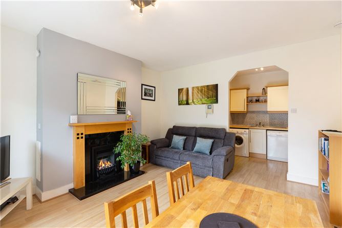 35 The Oval, Tullyvale, Cabinteely, Dublin 18