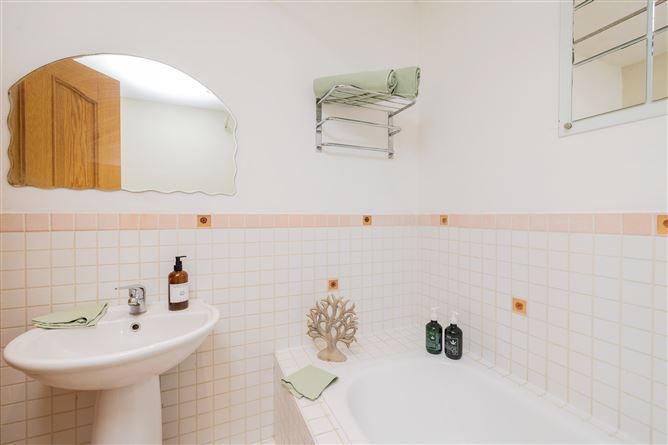 24 ALBERT COLLEGE CRESCENT, Whitehall, Dublin 9