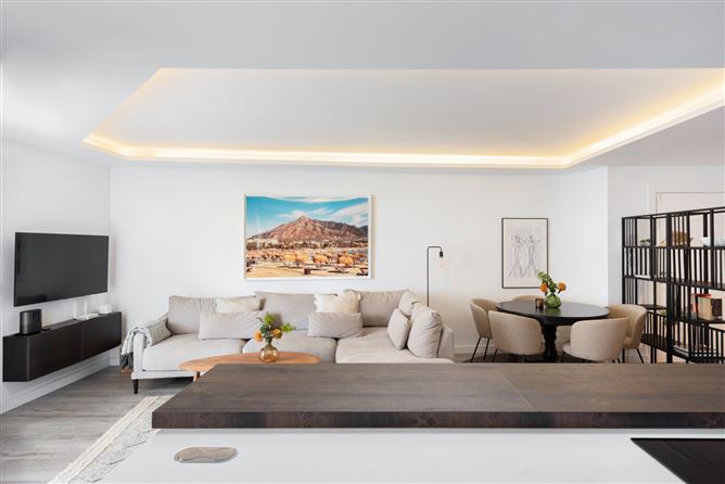 Spain, Marbella, Nueva Andalucia - 740-00441P