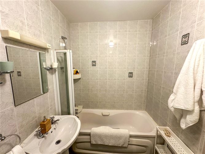 127 Dun Na Coiribe, Headford Road, Galway.