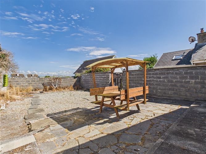 Photo 28 of 32 — Liddane House, Kilkee, Clare