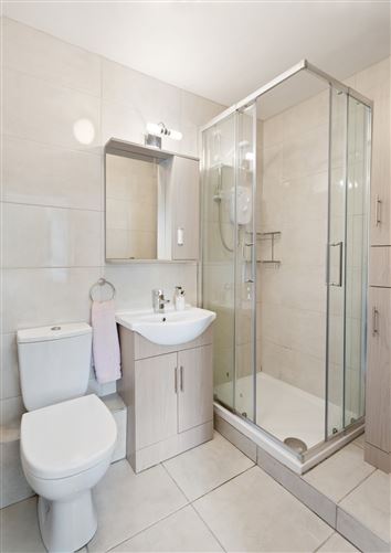 106 The Waterside, Charlotte Quay, Dublin 4