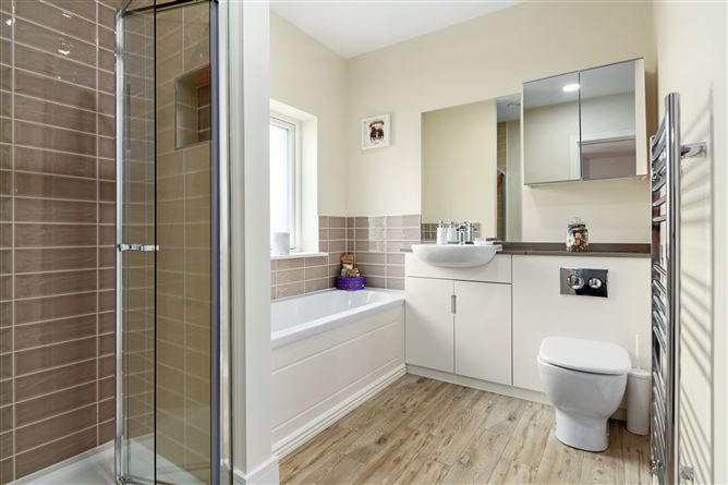 5 Larkfield Place, Clay Farm, Leopardstown, Dublin 18