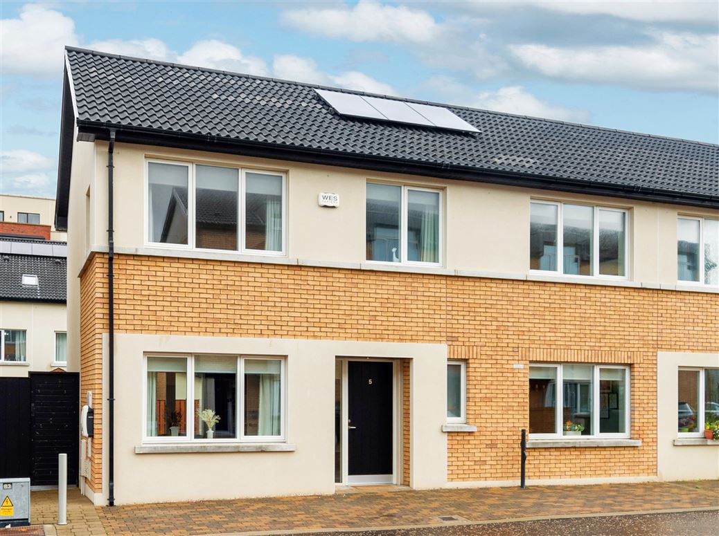5 Larkfield Place, Clay Farm, Leopardstown, Dublin 18