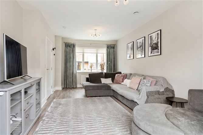 5 Larkfield Place, Clay Farm, Leopardstown, Dublin 18