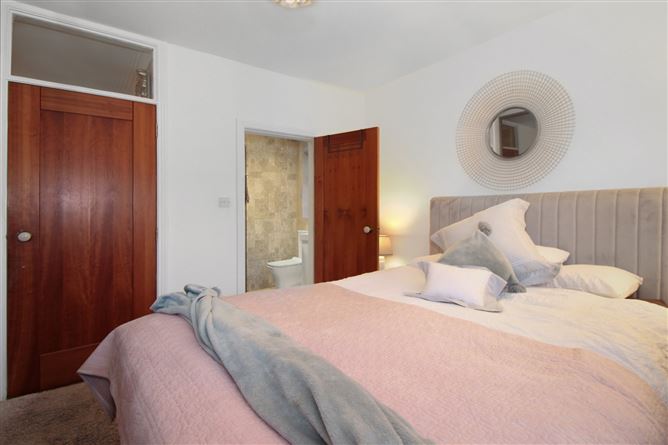 2 Arcadia Court, Athlone East, Westmeath