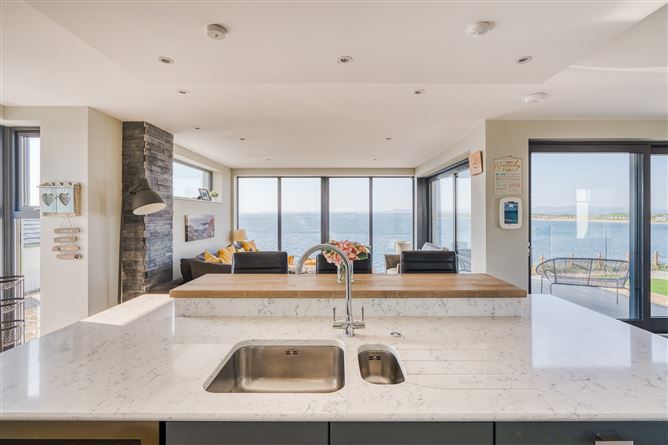 Cliffhouse &amp; Lodge,Vacation Rental in Donegal, Ireland