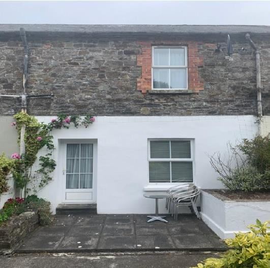 8 Coastguard Cottages, Courtmacsherry, Co. Cork