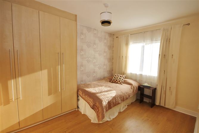 4 Rosse Court Way, Lucan, Co. Dublin
