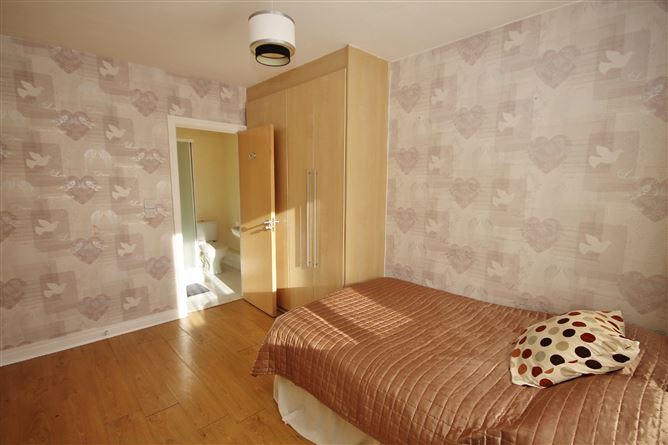 4 Rosse Court Way, Lucan, Co. Dublin
