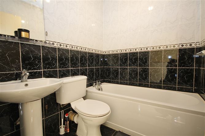 4 Rosse Court Way, Lucan, Co. Dublin