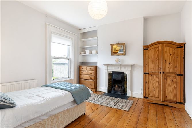 https://photos-a.propertyimages.ie/media/1/1/0/4998011/d7462771-69ef-418f-81c3-ff13ca82be8f_l.jpg
