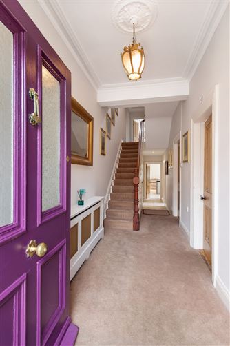 https://photos-a.propertyimages.ie/media/1/1/0/4998011/d7462771-69ef-418f-81c3-ff13ca82be8f_l.jpg