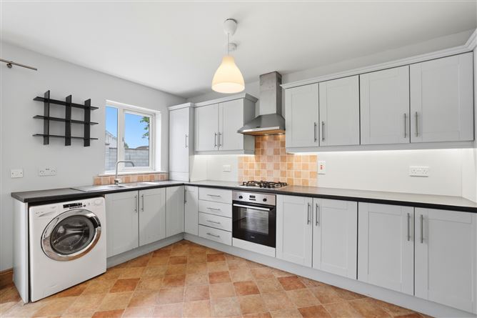 Photo 7 of 24 — 6 Sweetbriar, Thomas Street, Clonmel, Co. Tipperary