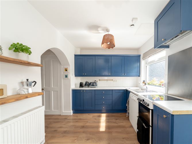 Photo 9 of 32 — 104 Kickham Road, Dublin 8, Co. Dublin