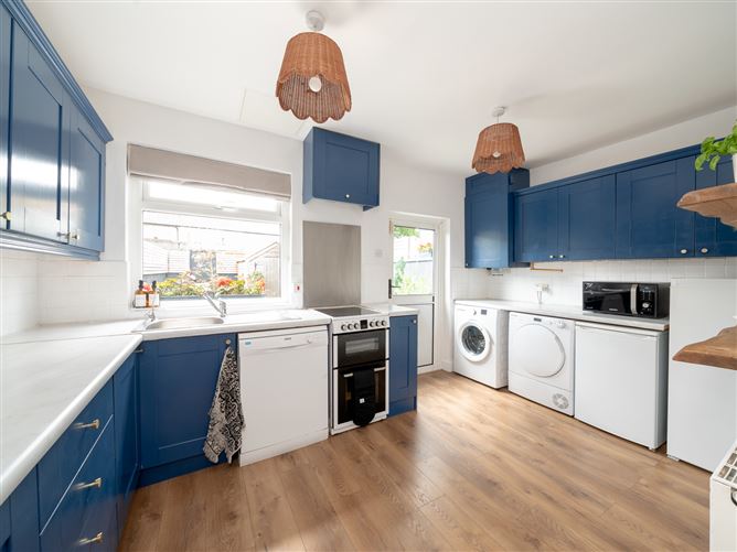 Photo 7 of 32 — 104 Kickham Road, Dublin 8, Co. Dublin
