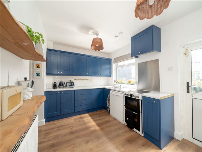Photo 8 of 32 — 104 Kickham Road, Dublin 8, Co. Dublin