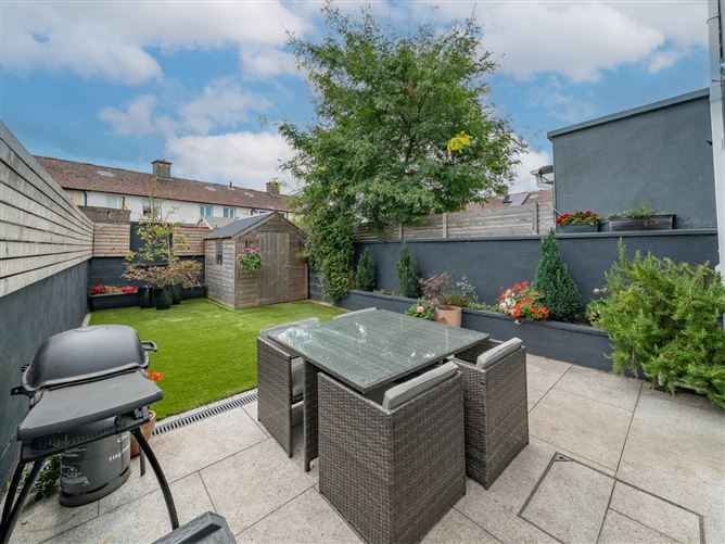Photo 11 of 32 — 104 Kickham Road, Dublin 8, Co. Dublin