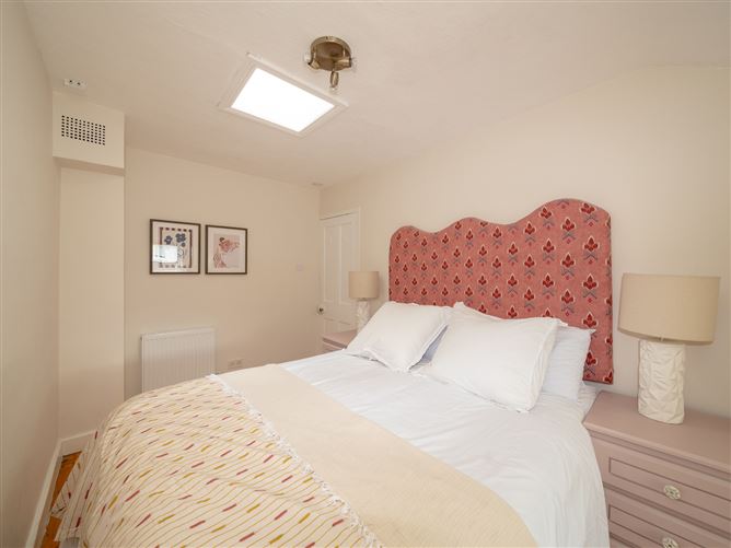 Photo 23 of 32 — 104 Kickham Road, Dublin 8, Co. Dublin