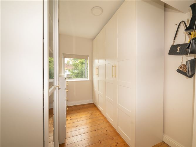 Photo 24 of 32 — 104 Kickham Road, Dublin 8, Co. Dublin
