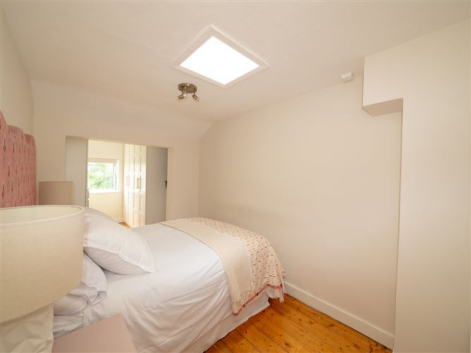 Photo 21 of 32 — 104 Kickham Road, Dublin 8, Co. Dublin