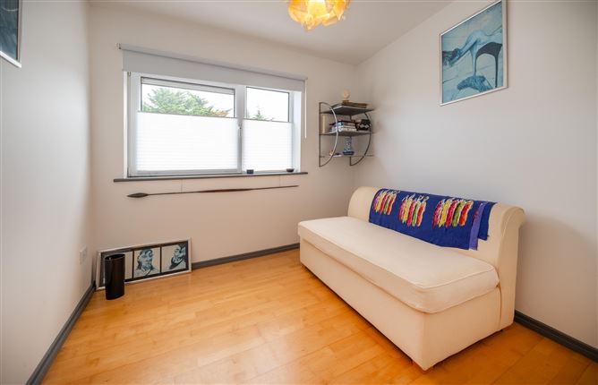 Photo 15 of 18 — 90 Griffith Hall, Glandore Road, Drumcondra, Dublin