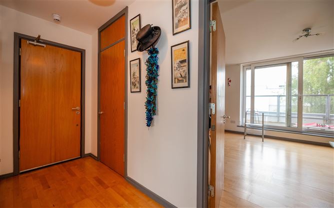 90 Griffith Hall, Glandore Road, Drumcondra, Dublin