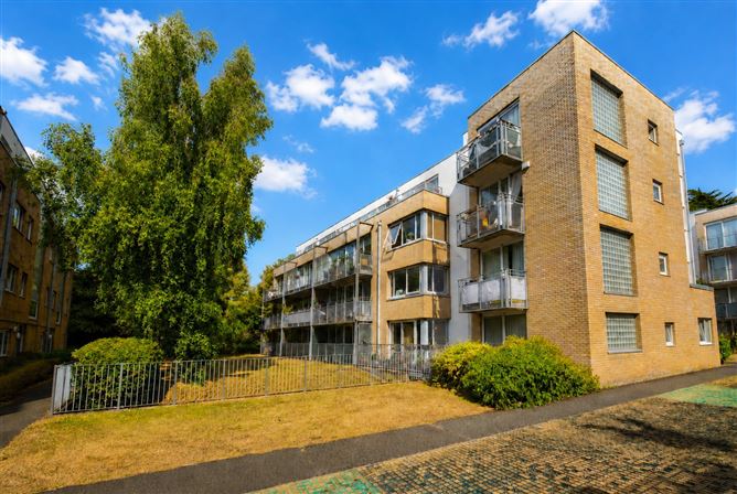 90 Griffith Hall, Glandore Road, Drumcondra, Dublin