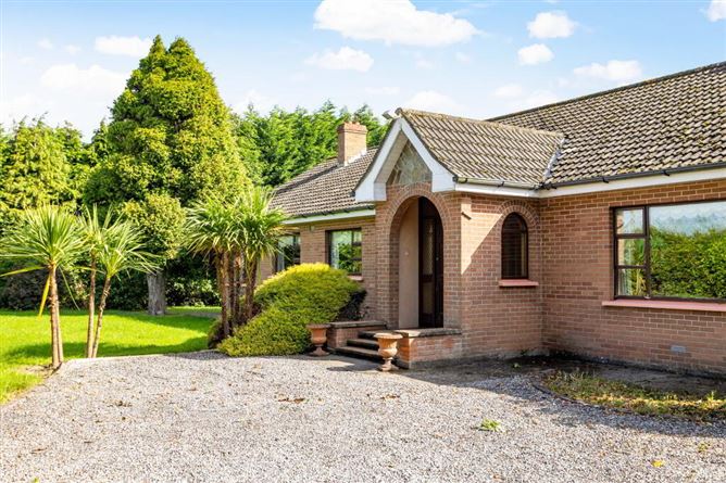 Oak Lawns, Clonee Road, Westmanstown, Lucan, Dublin