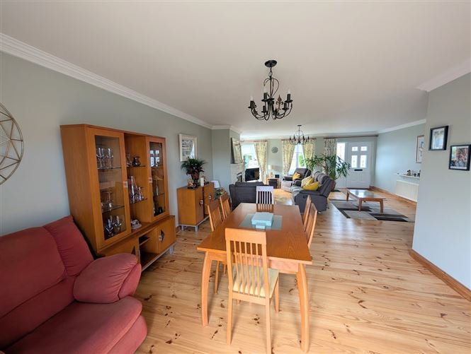 9 Derg Manor, Dromineer, Nenagh, Co. Tipperary