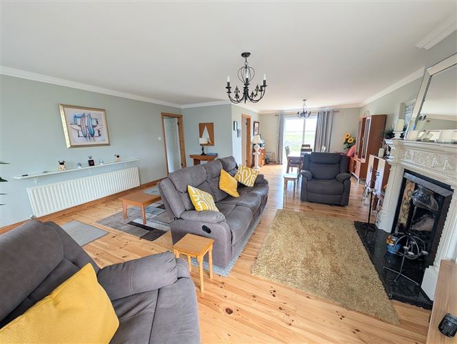 9 Derg Manor, Dromineer, Nenagh, Co. Tipperary