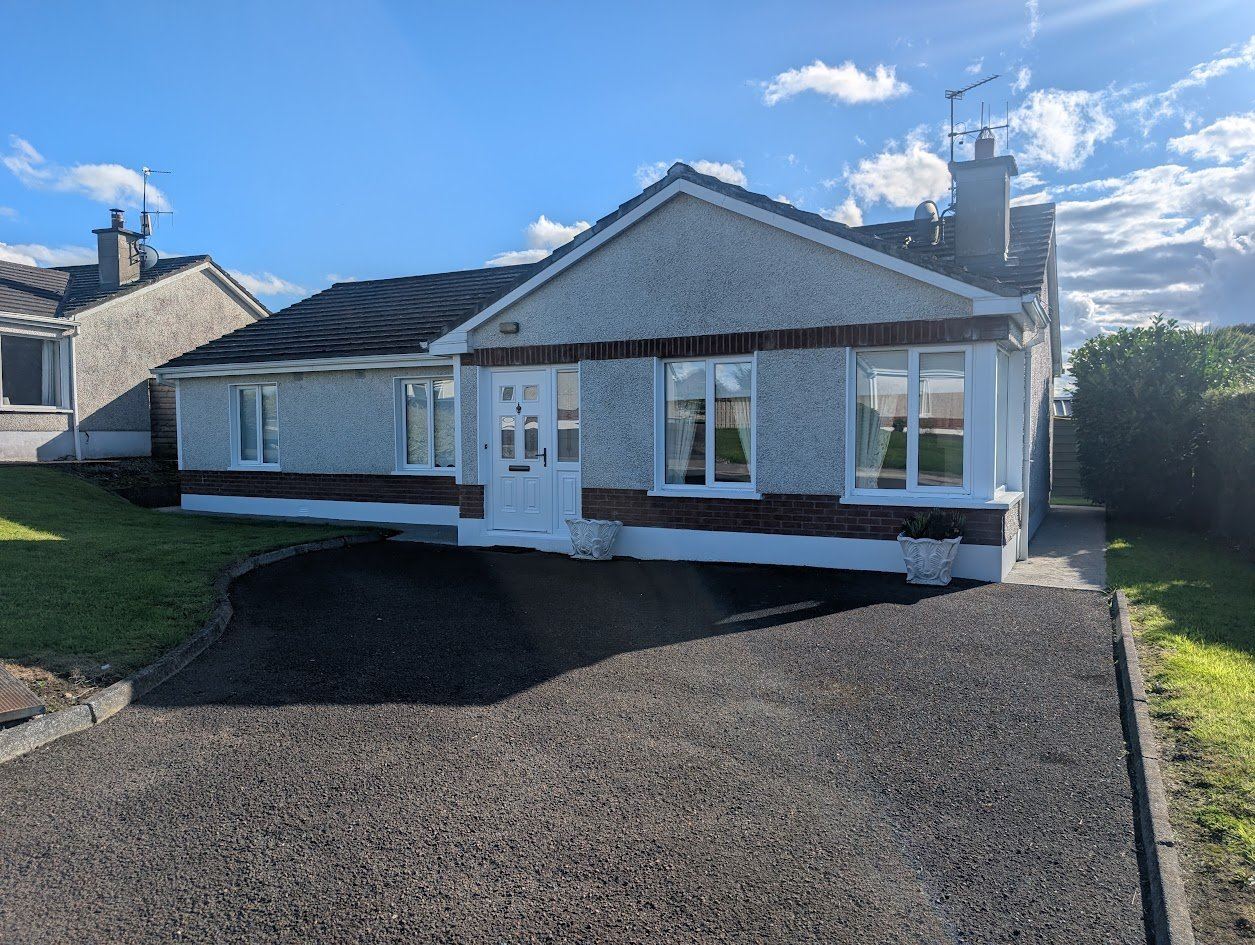 9 Derg Manor, Dromineer, Nenagh, Co. Tipperary
