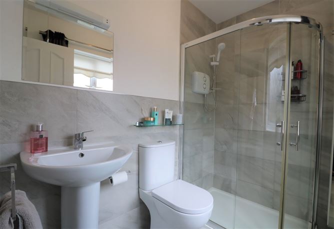 8 Glen Easton Avenue, Leixlip, Kildare