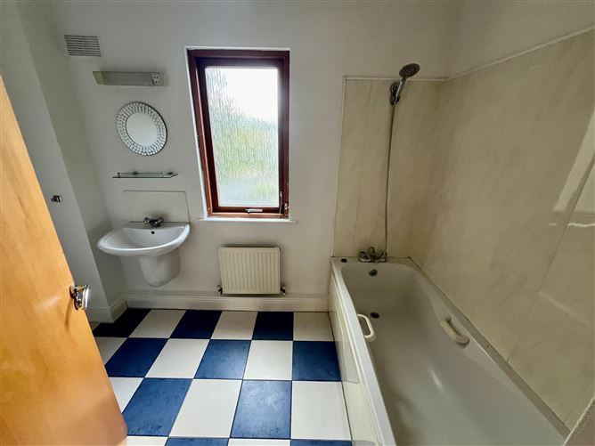 7 Hunters Court, Ballycullen, Dublin 24