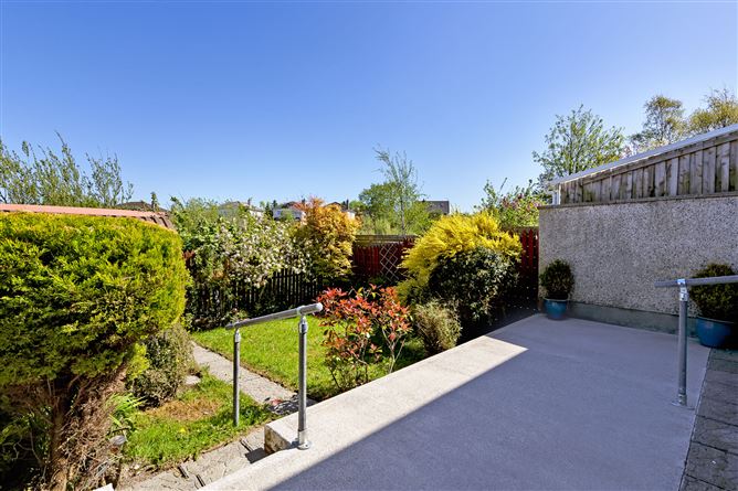 Photo 20 of 23 — 26 Woodville Court, Sligo, Sligo
