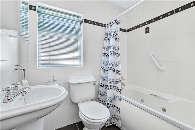 Photo 18 of 23 — 26 Woodville Court, Sligo, Sligo