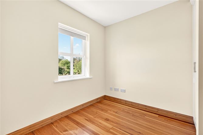 Photo 16 of 23 — 26 Woodville Court, Sligo, Sligo