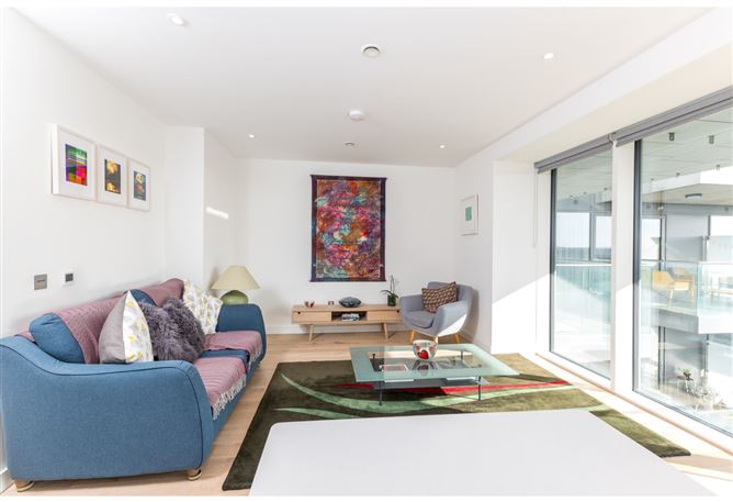 12 Hanover Court, Grand Canal Dk, Dublin 2