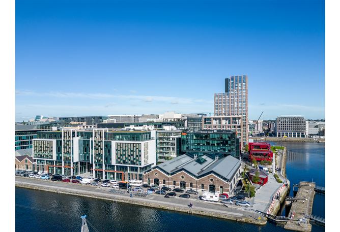 12 Hanover Court, Grand Canal Dk, Dublin 2