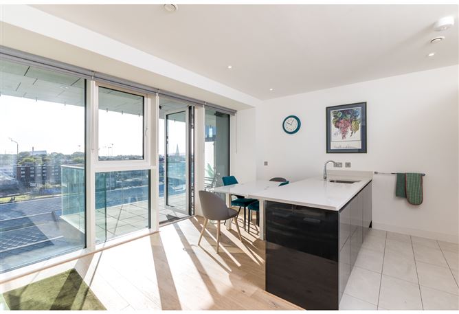 12 Hanover Court, Grand Canal Dk, Dublin 2