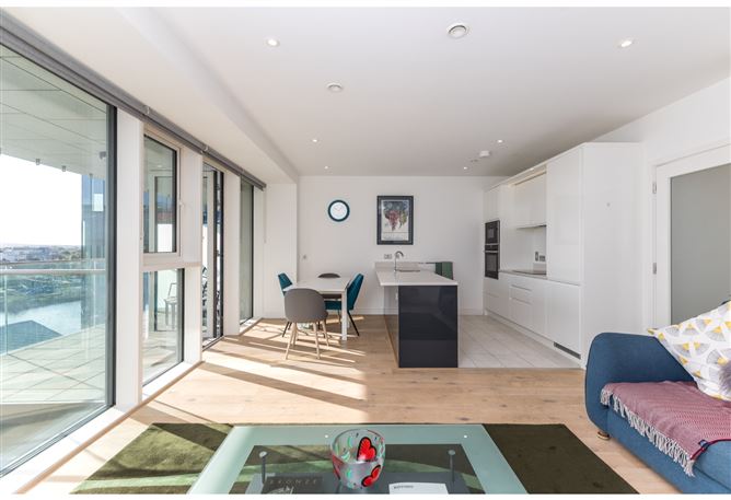 12 Hanover Court, Grand Canal Dk, Dublin 2