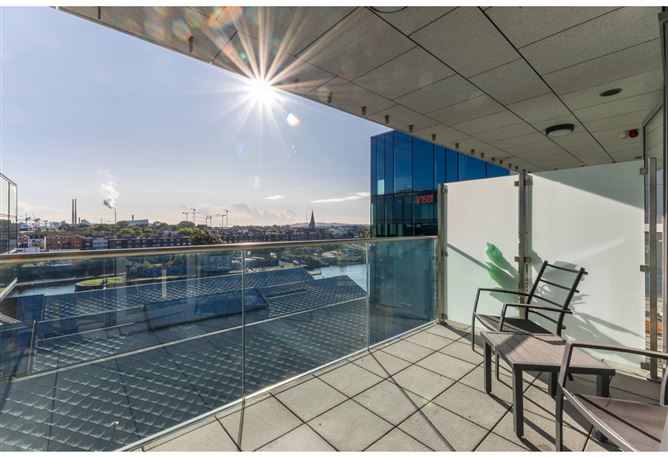 12 Hanover Court, Grand Canal Dk, Dublin 2