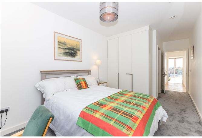 12 Hanover Court, Grand Canal Dk, Dublin 2