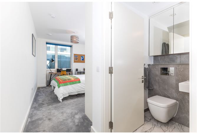 12 Hanover Court, Grand Canal Dk, Dublin 2