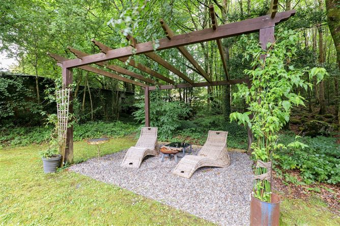 Belwood, Ballynahallia, Moycullen, Co. Galway
