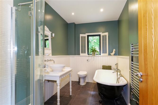 Belwood, Ballynahallia, Moycullen, Co. Galway