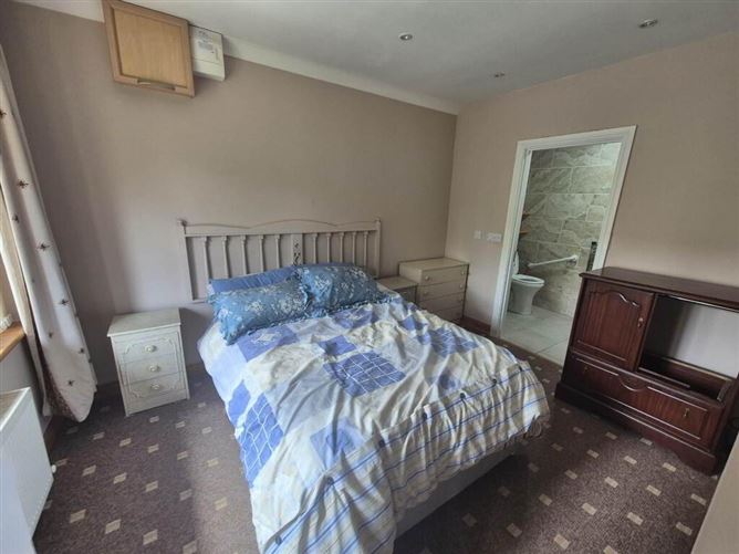 15 The Pines, Beaufort Place, Navan, Meath